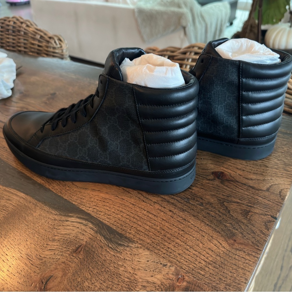 MENS GUCCI HI TOP SNEAKERS